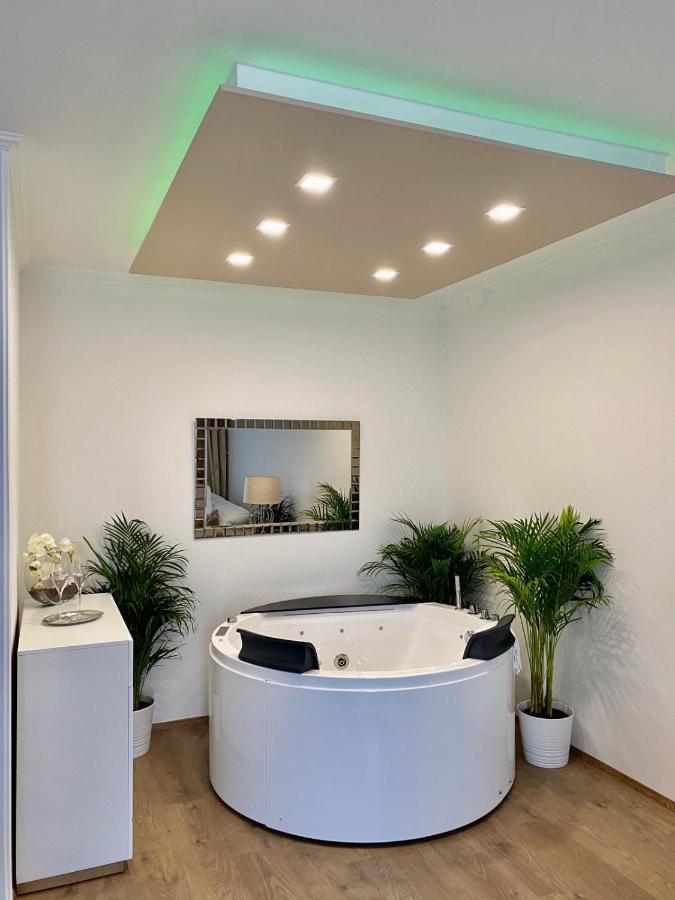 Die Oase - Luxurious Apartment Near The City Center With Free Parking Братислава Экстерьер фото